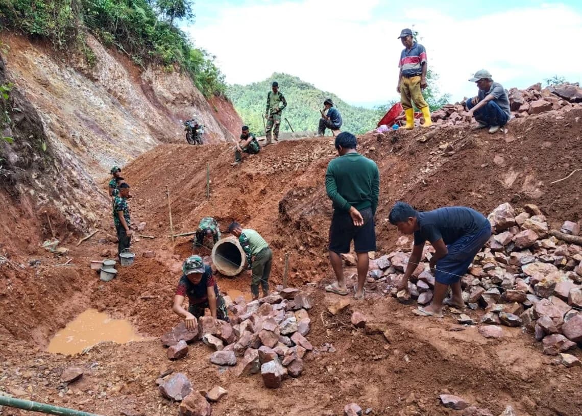 Progres TMMD Ke-129 Kodim 0306/50 Kota Terus Meningkat, Penurunan Elevasi Jalan Capai 92 Persen