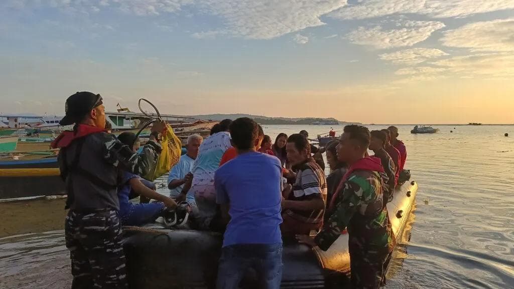 TNI AL Tangani Kebakaran KM Barcelona 5 dengan Respons Cepat dan Terkoordinasi