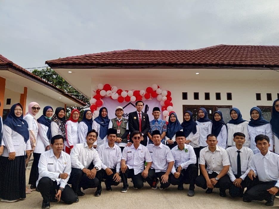 Bupati Kaur Bengkulu Resmikan Apel Perdana dan MPLS Sekolah Rakyat Terintegrasi 14