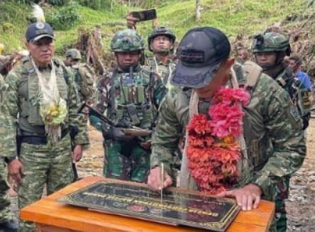 TNI dan Masyarakat Bangun Gereja di Pegunungan Bintang, Wujud Toleransi dan Kebersamaan di Papua
