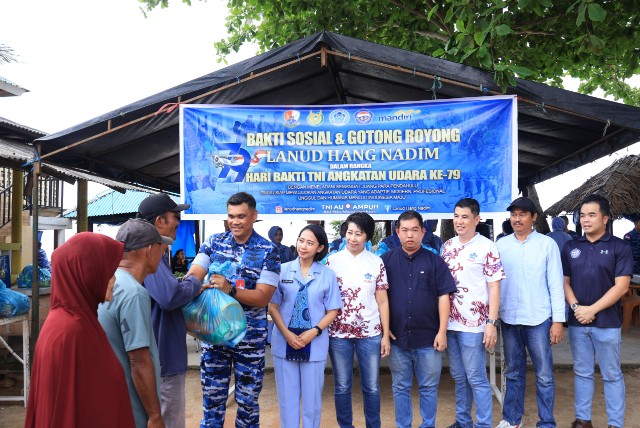 Lanud Hang Nadim Gelar Bakti Sosial dan Gotong Royong, Perkuat Kepedulian TNI AU kepada Masyarakat